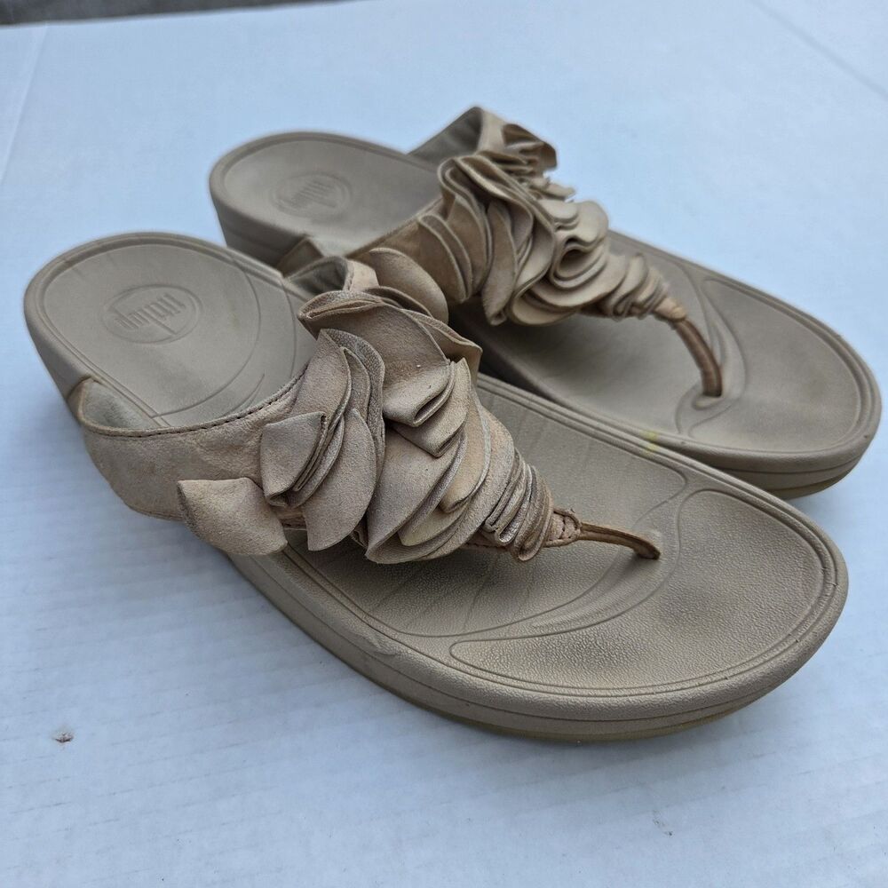 FitFlop Womens Frou Ruffle Comfort Thong Slip On Sandals Size 9 Tan